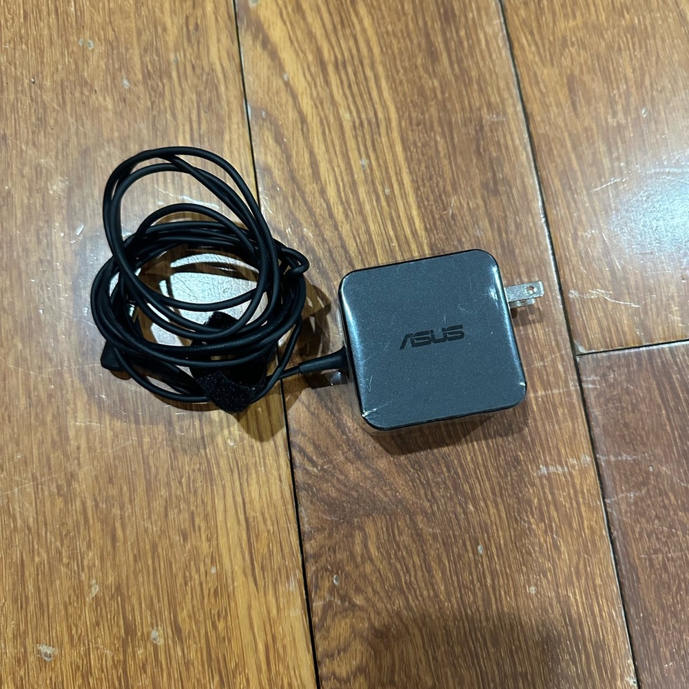 Asus laptops charger new - Picture 4 of 8